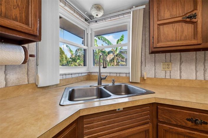 Image No.9-4 Bed Property for sale