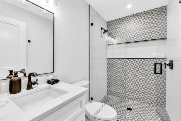 Image No.13-3 Bed Property for sale