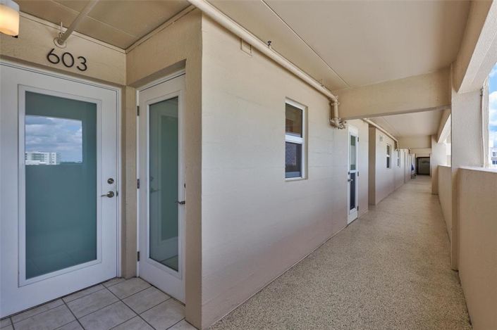 Image No.4-Propriété de 2 chambres à vendre à Sarasota