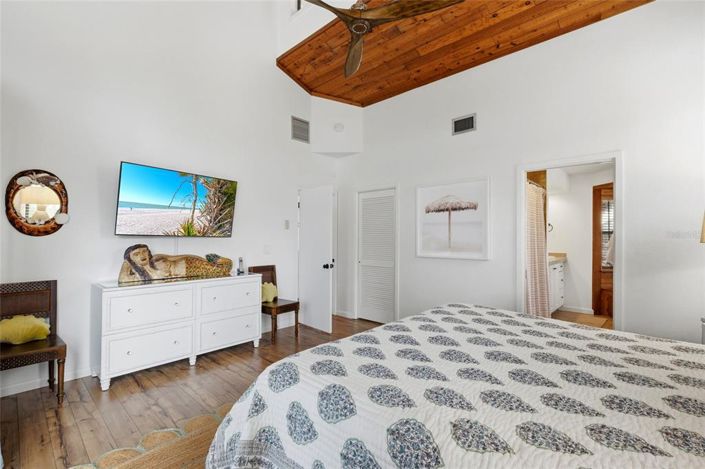 Image No.20-3 Bed Property for sale