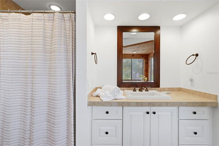 Image No.23-3 Bed Property for sale