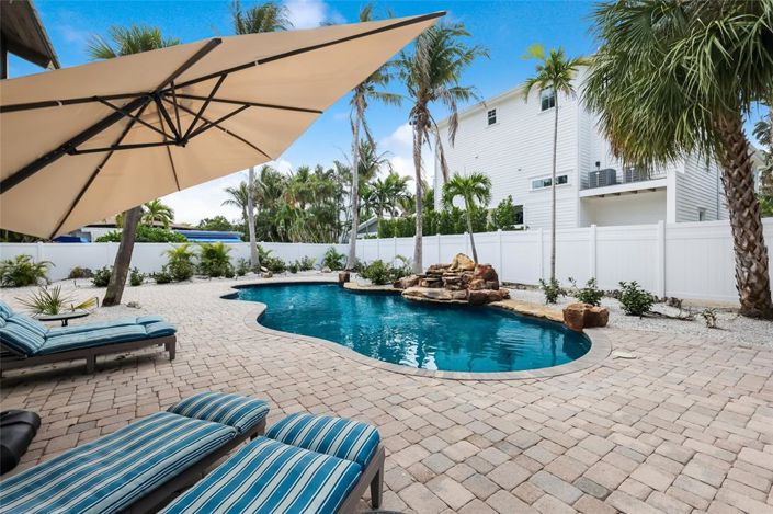 Image No.37-3 Bed Property for sale