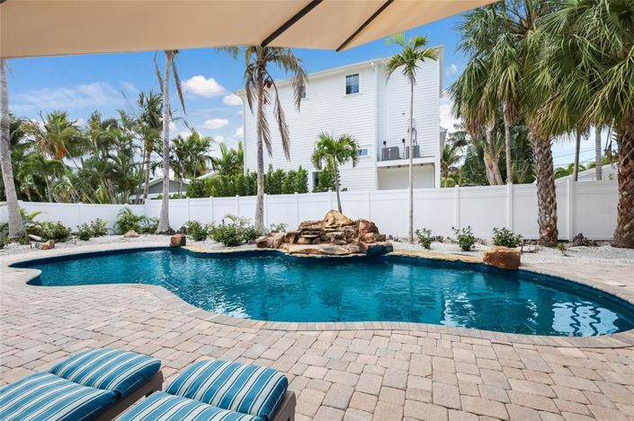 Image No.38-3 Bed Property for sale