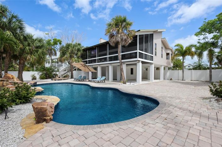 Image No.40-3 Bed Property for sale