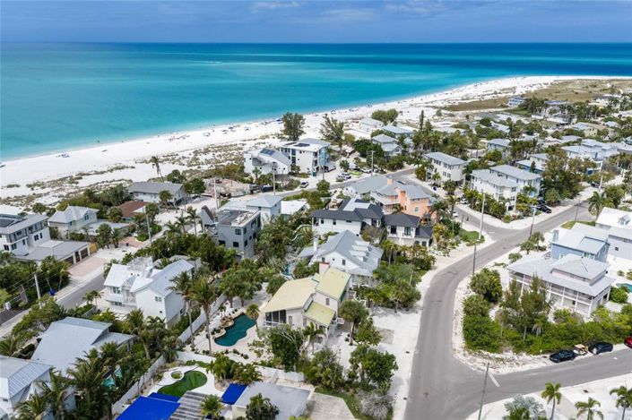 Image No.44-3 Bed Property for sale