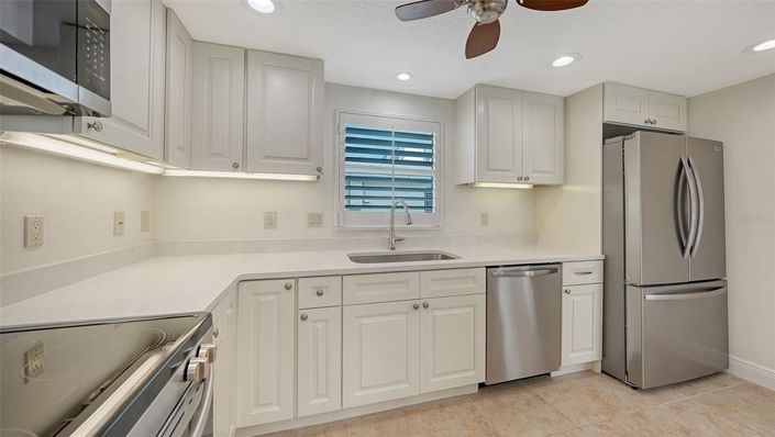 Image No.9-2 Bed Property for sale