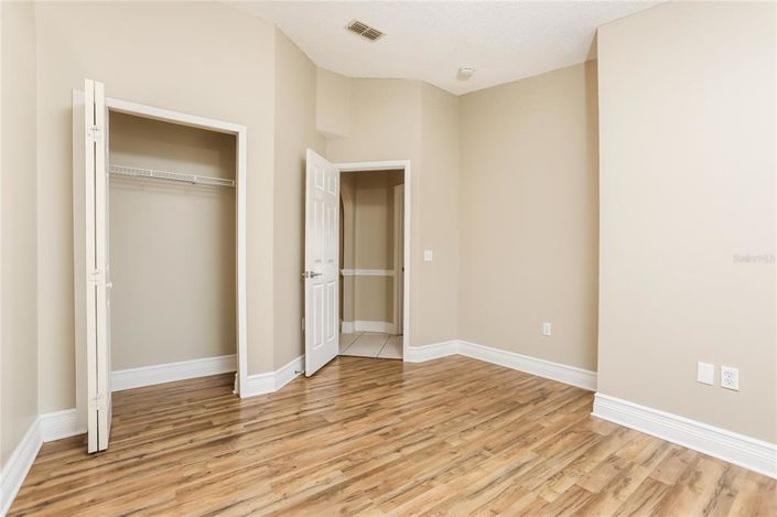 Image No.11-4 Bed Property for sale