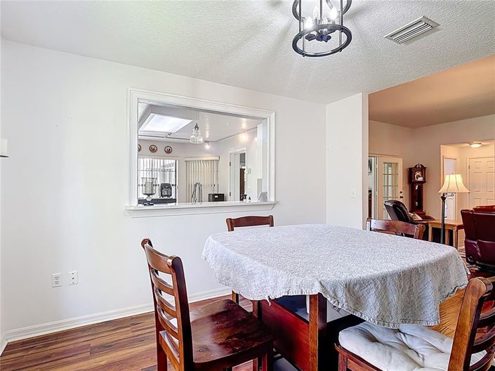 Image No.12-3 Bed Property for sale