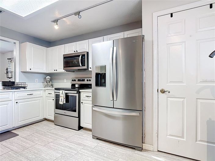 Image No.19-3 Bed Property for sale