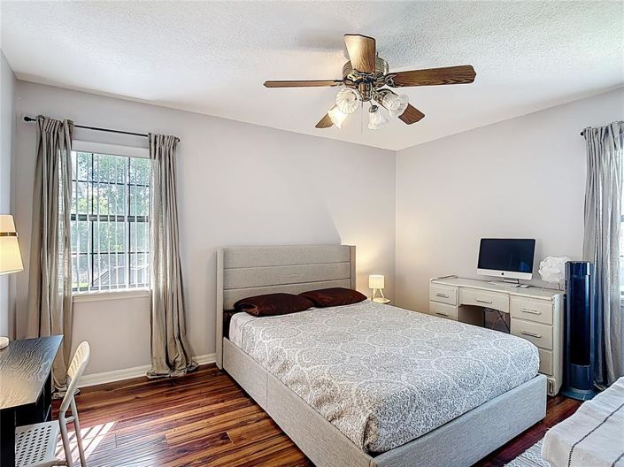 Image No.29-3 Bed Property for sale