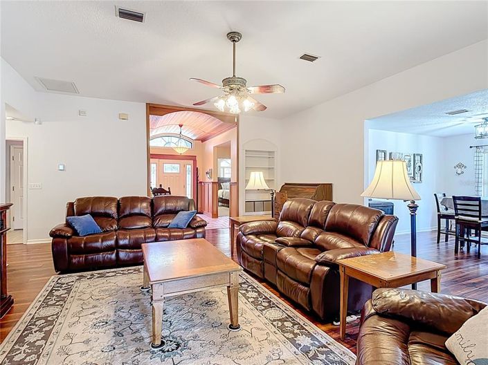 Image No.5-3 Bed Property for sale