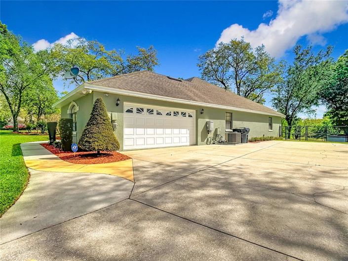 Image No.55-3 Bed Property for sale