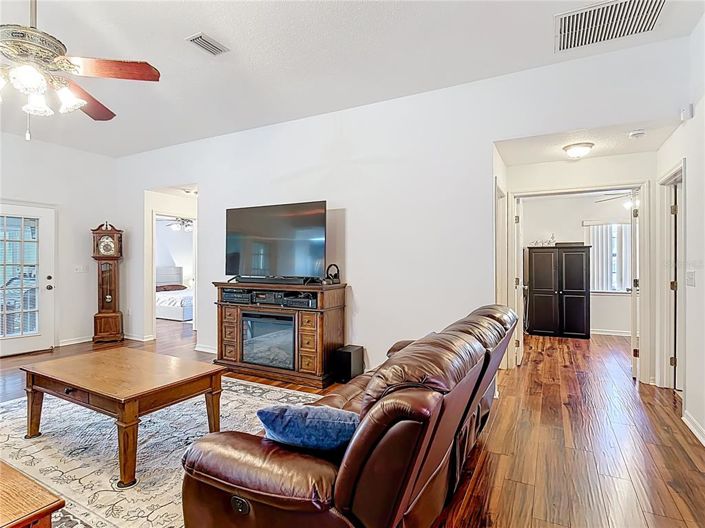 Image No.8-3 Bed Property for sale