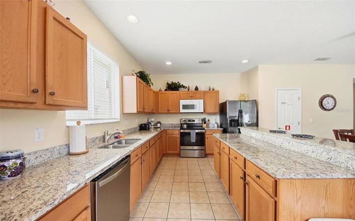 Image No.10-5 Bed Property for sale