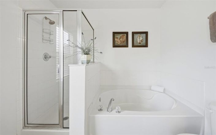 Image No.26-5 Bed Property for sale