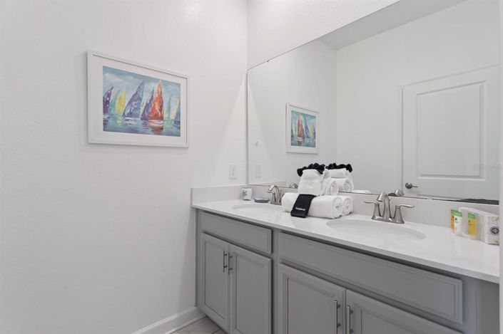 Image No.25-5 Bed Townhouse for sale