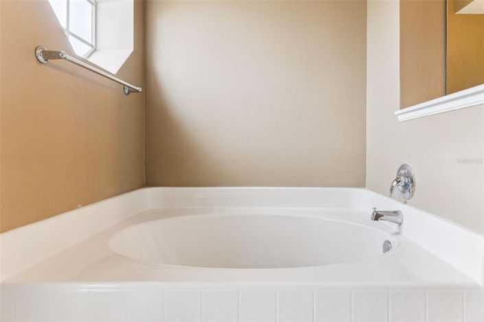 Image No.18-4 Bed Property for sale