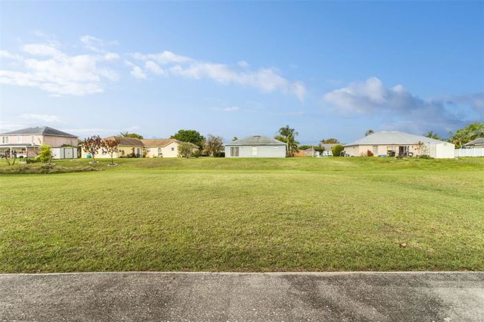 Image No.20-4 Bed Property for sale