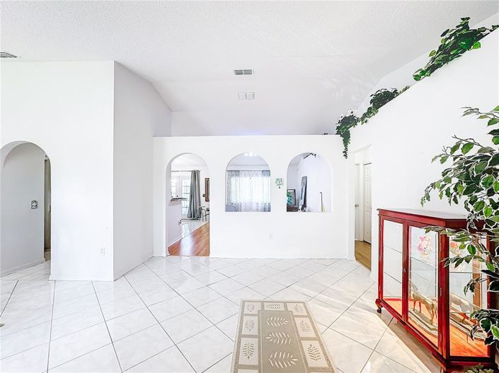 Image No.3-3 Bed Property for sale