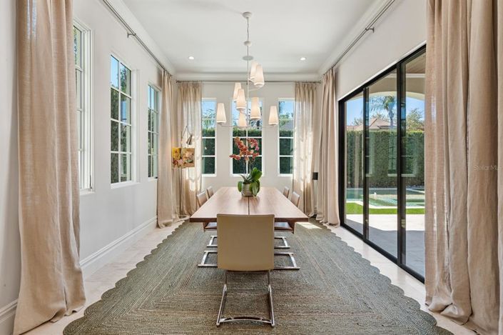 Image No.16-4 Bed Property for sale