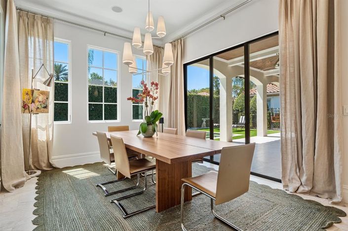 Image No.17-4 Bed Property for sale