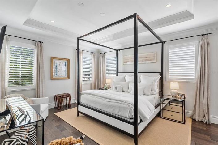 Image No.20-4 Bed Property for sale