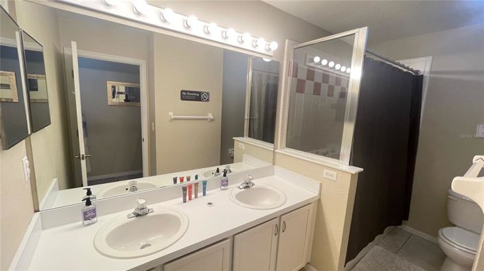 Image No.17-5 Bed Property for sale