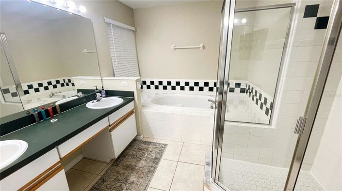 Image No.25-5 Bed Property for sale