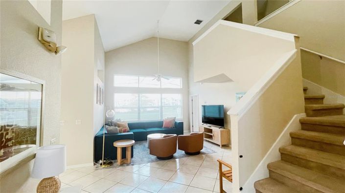 Image No.8-5 Bed Property for sale