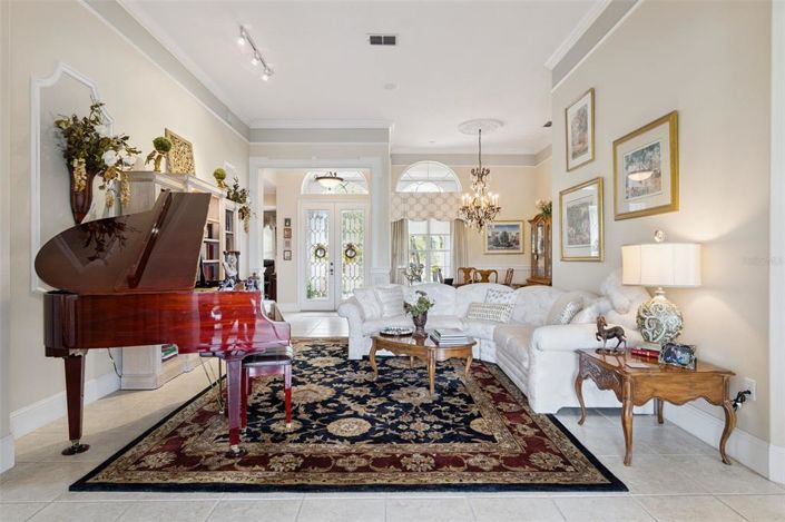 Image No.19-3 Bed Property for sale