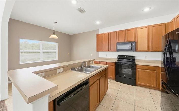 Image No.16-4 Bed Property for sale