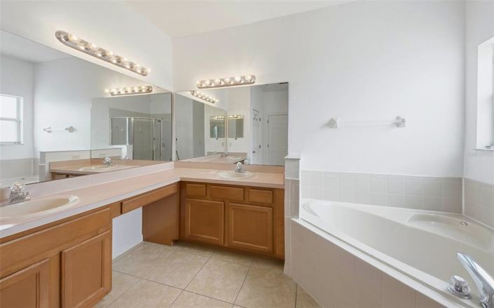 Image No.23-4 Bed Property for sale