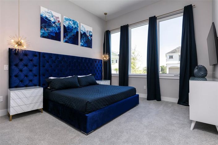 Image No.16-10 Bed Property for sale