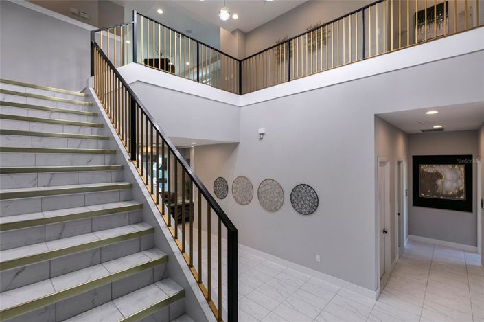 Image No.25-10 Bed Property for sale