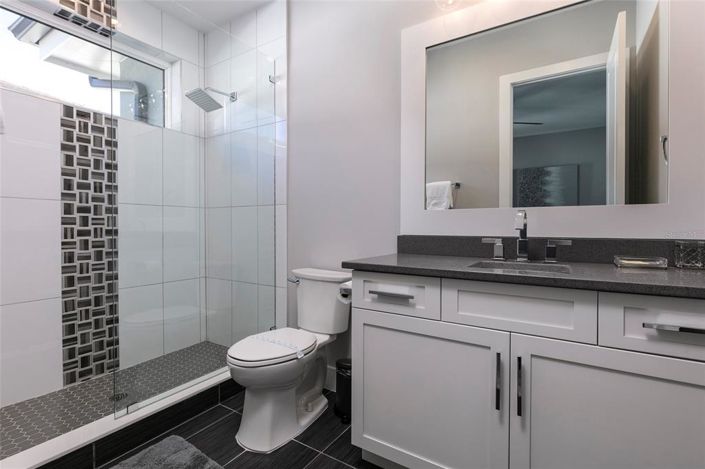 Image No.40-10 Bed Property for sale