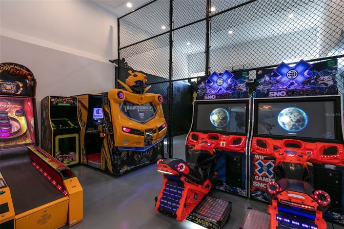 Image No.48-10 Bed Property for sale