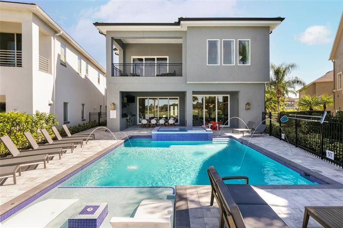 Image No.52-10 Bed Property for sale