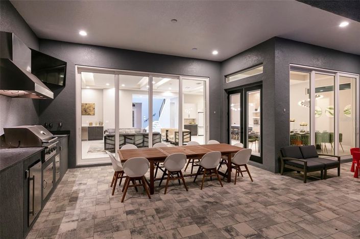 Image No.54-10 Bed Property for sale