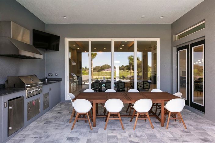 Image No.56-10 Bed Property for sale