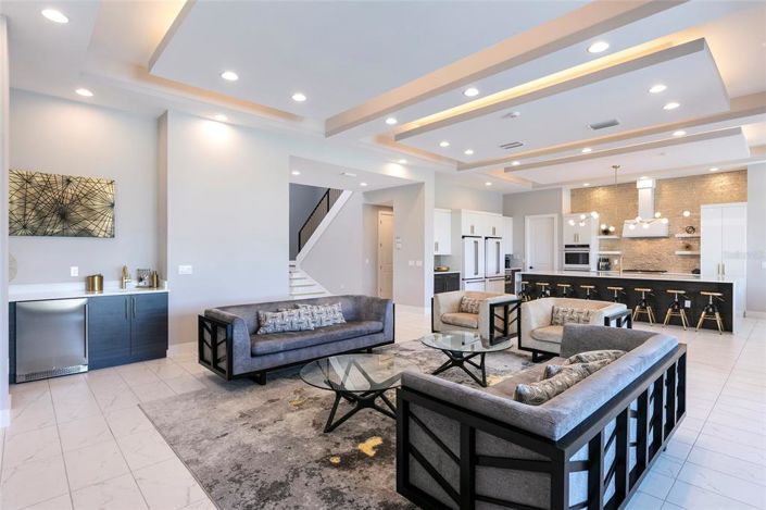 Image No.6-10 Bed Property for sale