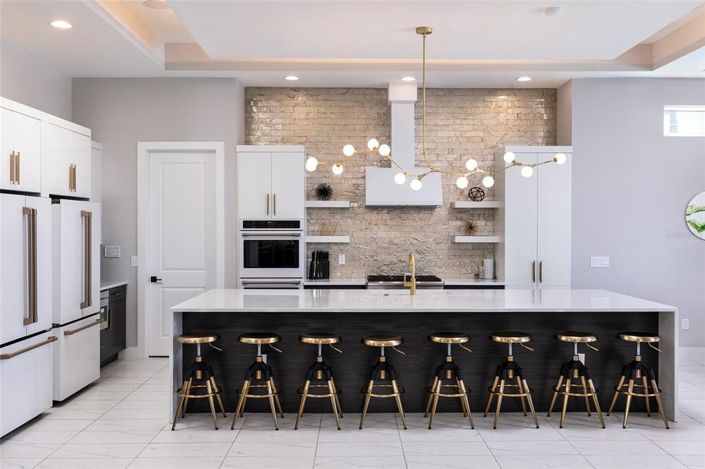 Image No.7-10 Bed Property for sale