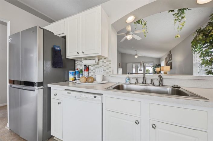 Image No.11-3 Bed Property for sale