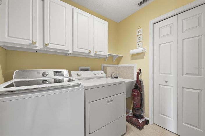 Image No.15-3 Bed Property for sale