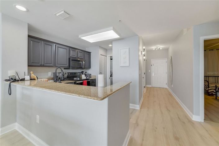 Image No.25-2 Bed Property for sale