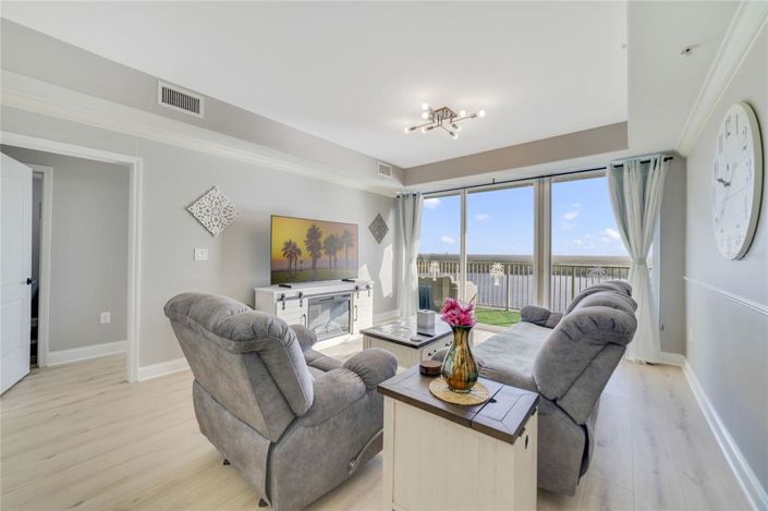 Image No.9-2 Bed Property for sale