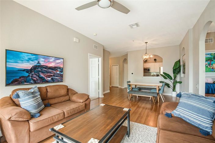 Image No.17-3 Bed Property for sale