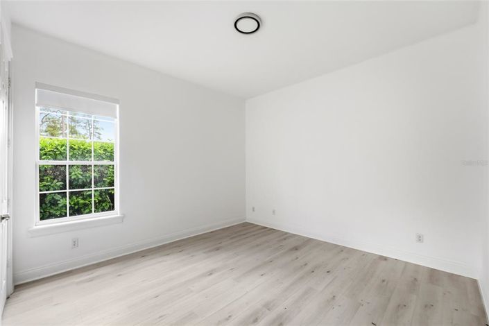 Image No.20-4 Bed Property for sale