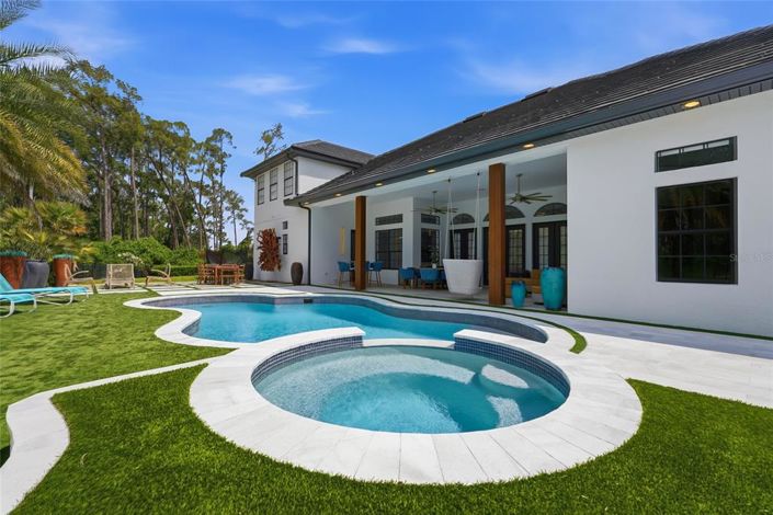 Image No.30-4 Bed Property for sale