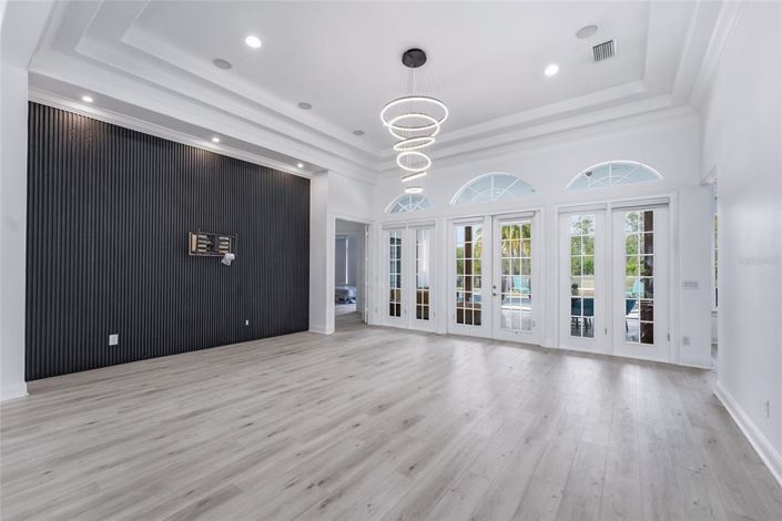 Image No.6-4 Bed Property for sale