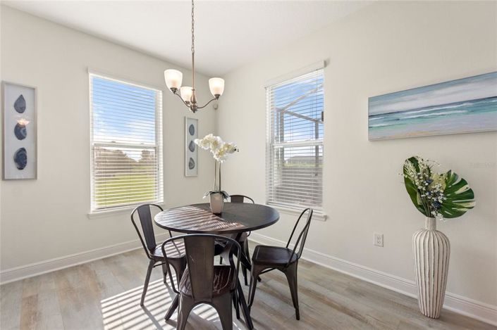 Image No.12-6 Bed Property for sale